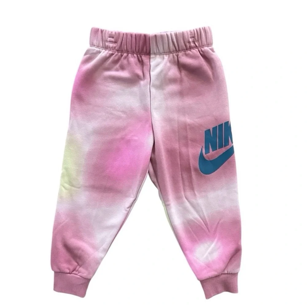 Nike adorable piece